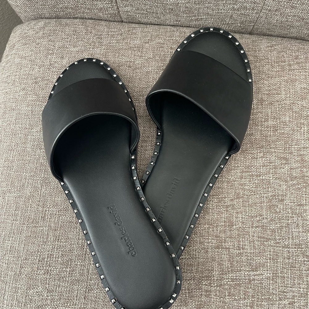 Charles David studded flat in Women’s size 7 Leather sandal - Picture 2 of 7